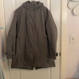 Cute gray raincoat with zipper and buttons!